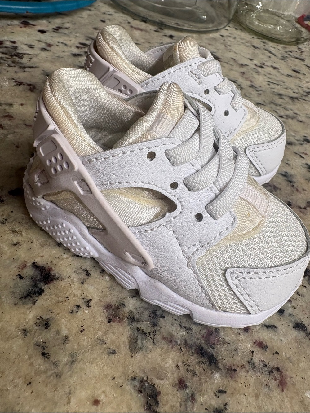Nike Toddler Huarache Run Kids White and Cream Athletic Sneakers Size 4.5